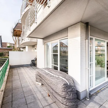 Les Mouettes 301 With Garage Located On The Dike *